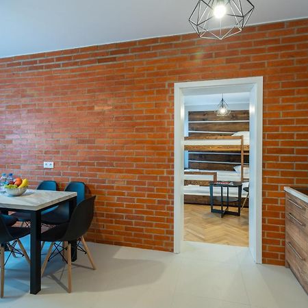 Modern Apartments In Centrumヴァドヴィツェ エクステリア 写真