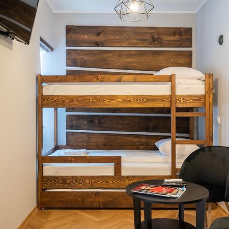 Modern Apartments In Centrumヴァドヴィツェ エクステリア 写真